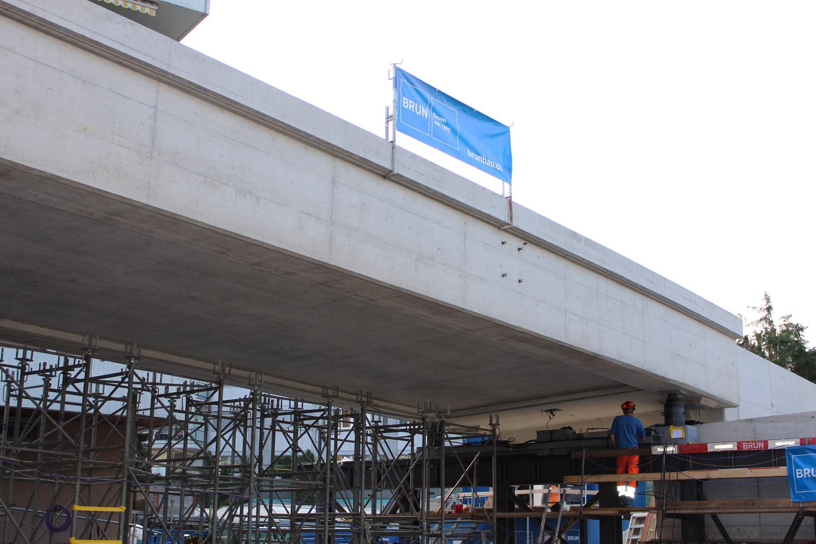 Ersatz Viadukt, Verschub Brückenplatte