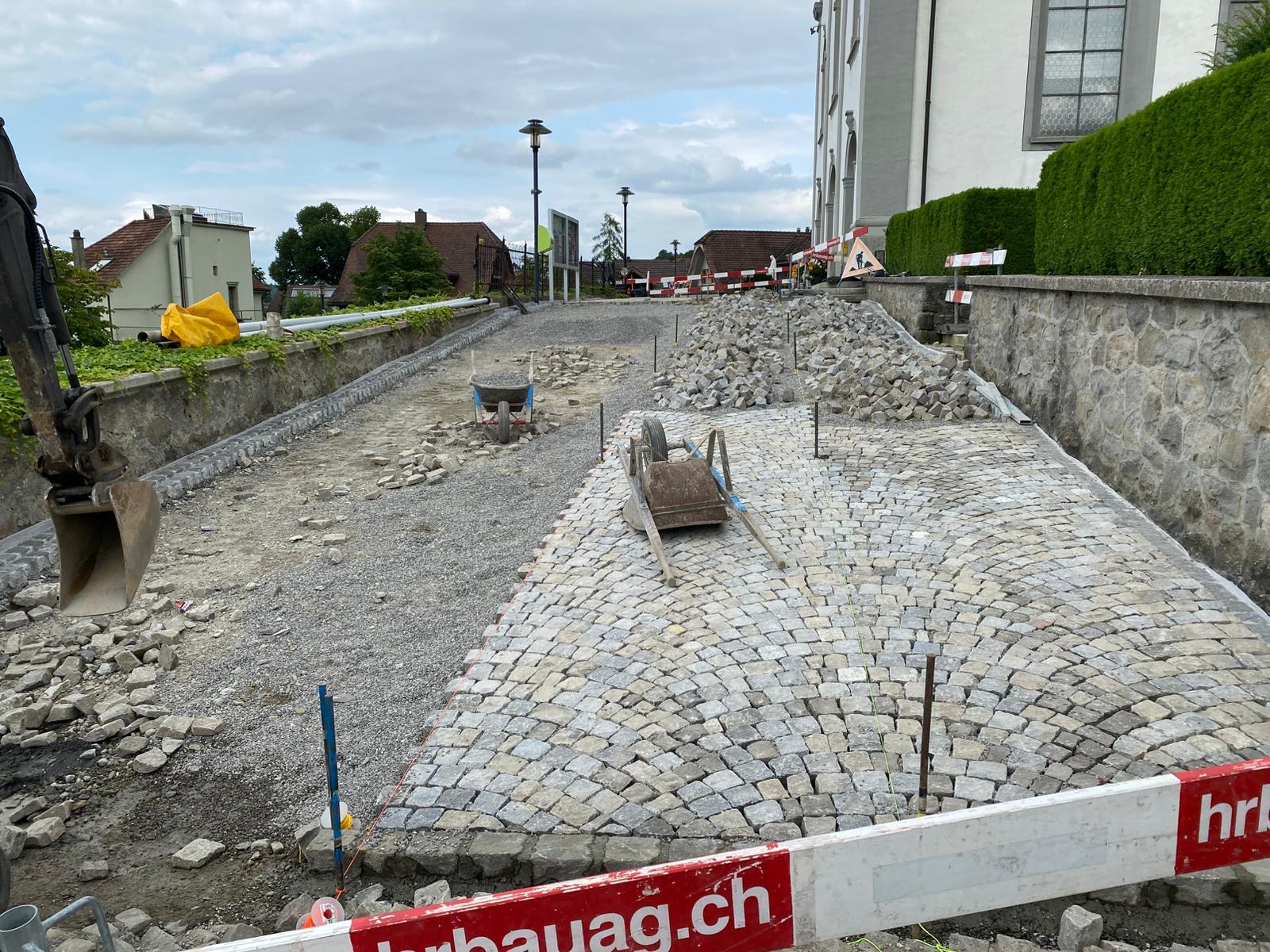 Kath. Kirche Pflästerung