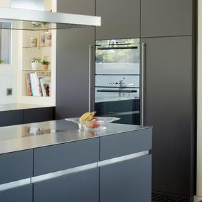 KAWA Design AG ihr Spezialist für Design Badmöbel :: Badezimmermöbel, Duschkabinen, Waschbecken, Sur