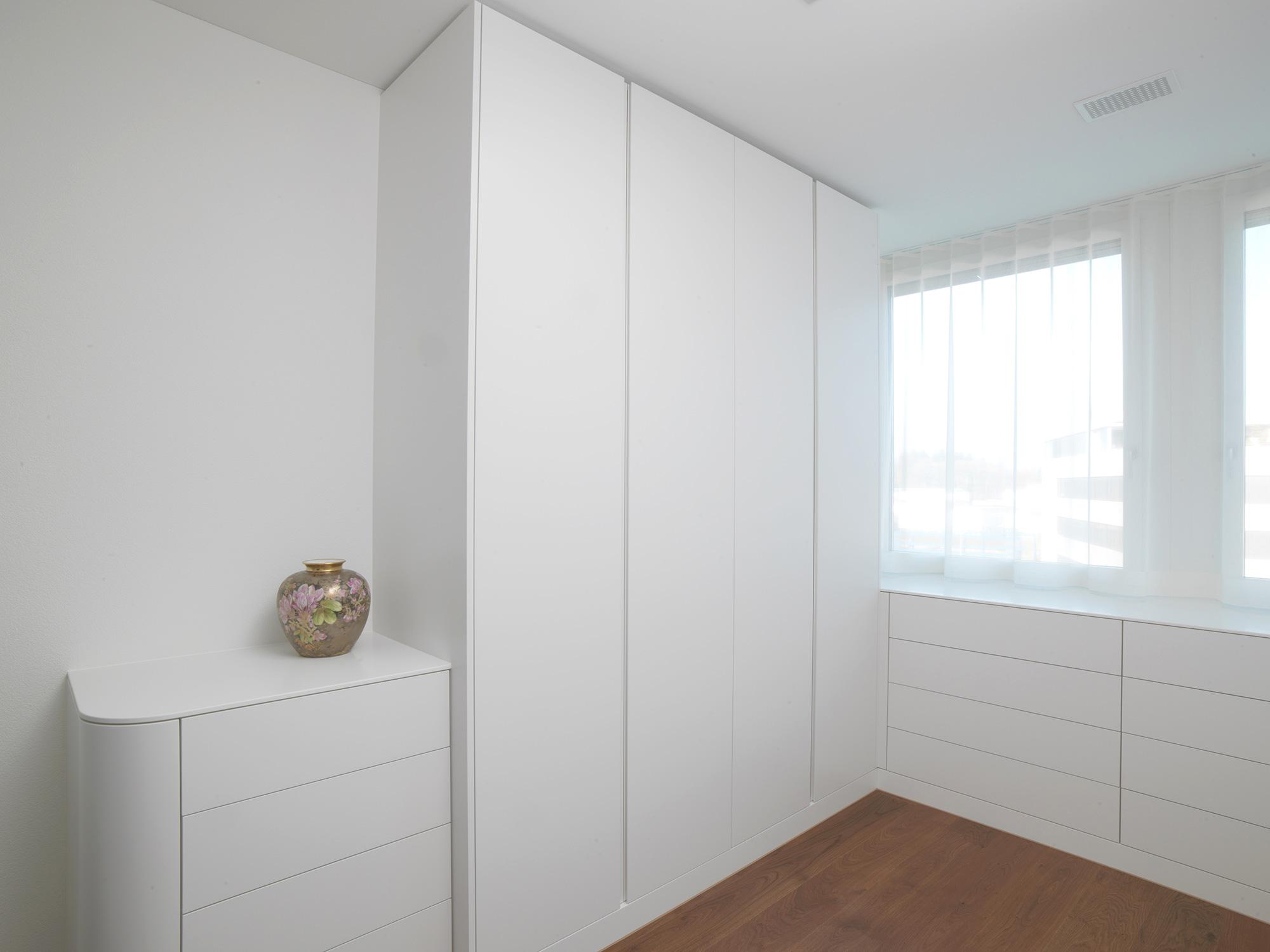 Ankleideraum - Raumgestaltung & Innenarchitektur-Spezialist für Küchen & Küchenbau, Moderne Küchen, Küchenumbau, Küchenbau, Bäder, Renovationen, Sursee, Willisau, Zentralschweiz, Luzern, Zofingen