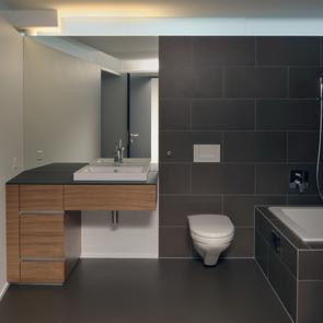 Badmöbel mit Glasabdeckung - KAWA Design AG :: Küchen Raum Bäder, Sursee, Willisau, Luzern, Zofingen