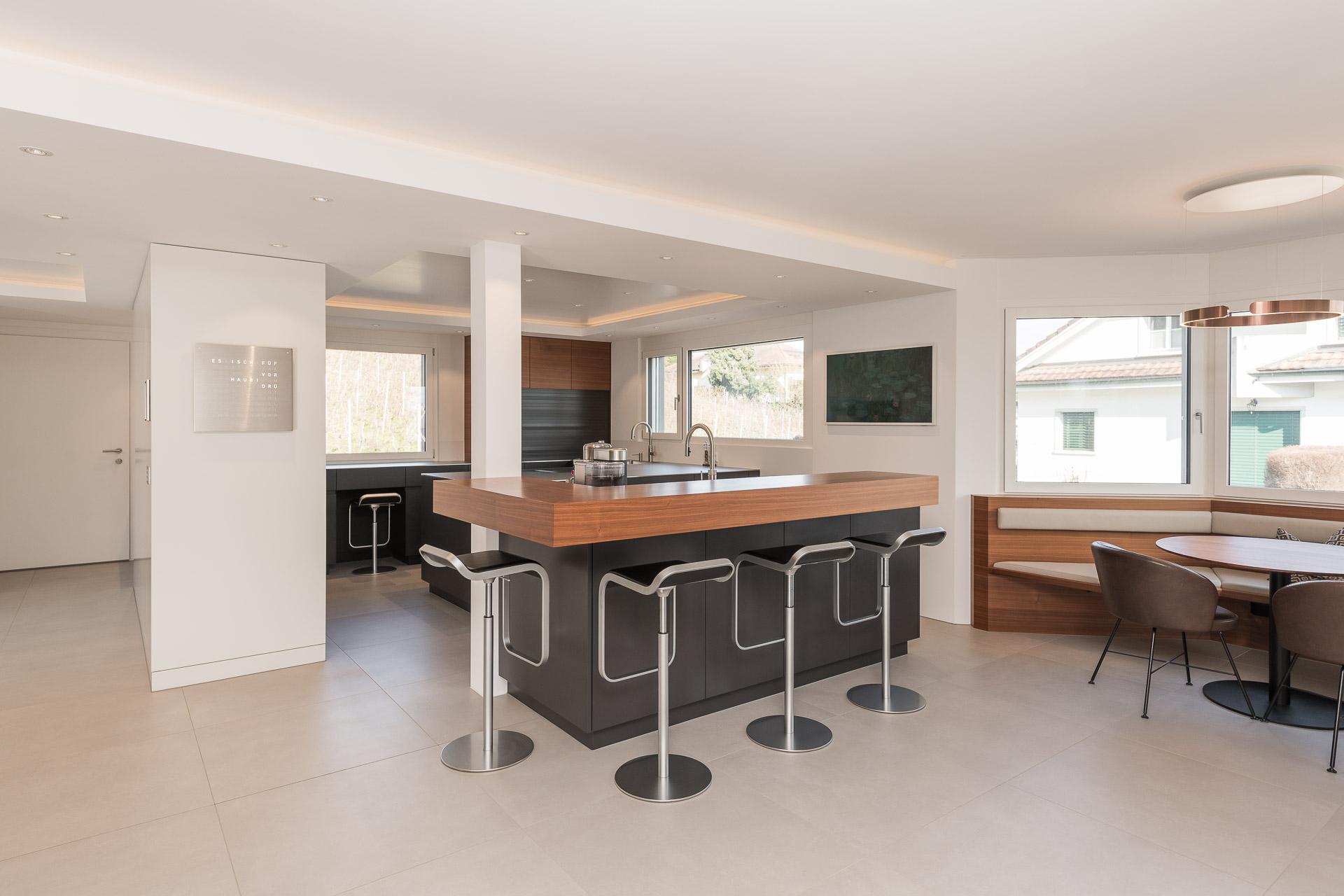 Design trifft Funktion... - Küchen & Küchenumbau-Spezialist für Küchen & Küchenbau, Moderne Küchen, Küchenumbau, Küchenbau, Bäder, Renovationen, Sursee, Willisau, Zentralschweiz, Luzern, Zofingen