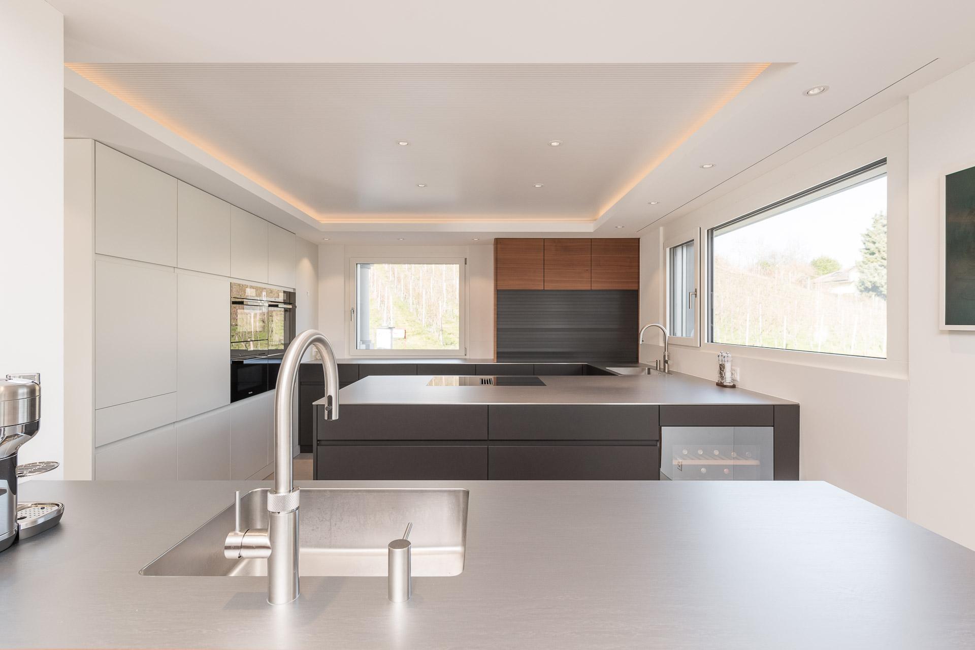 Design trifft Funktion... - Küchen & Küchenumbau-Spezialist für Küchen & Küchenbau, Moderne Küchen, Küchenumbau, Küchenbau, Bäder, Renovationen, Sursee, Willisau, Zentralschweiz, Luzern, Zofingen