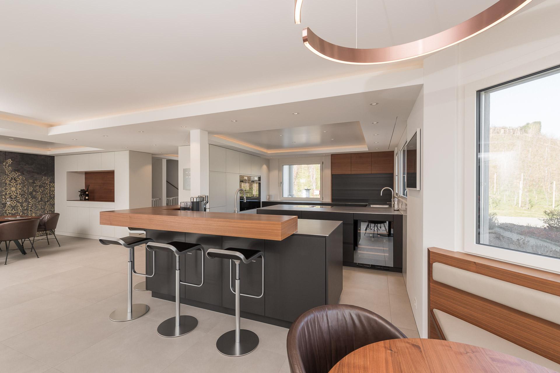 Design trifft Funktion... - Küchen & Küchenumbau-Spezialist für Küchen & Küchenbau, Moderne Küchen, Küchenumbau, Küchenbau, Bäder, Renovationen, Sursee, Willisau, Zentralschweiz, Luzern, Zofingen