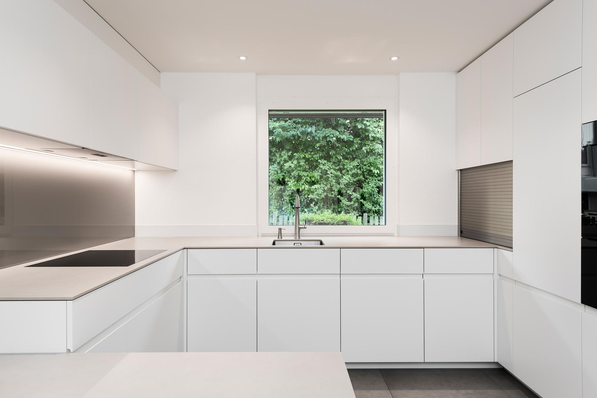 Essen und Kochen in Kombination ... - Küchen & Küchenumbau-Spezialist für Küchen & Küchenbau, Moderne Küchen, Küchenumbau, Küchenbau, Bäder, Renovationen, Sursee, Willisau, Zentralschweiz, Luzern, Zofingen