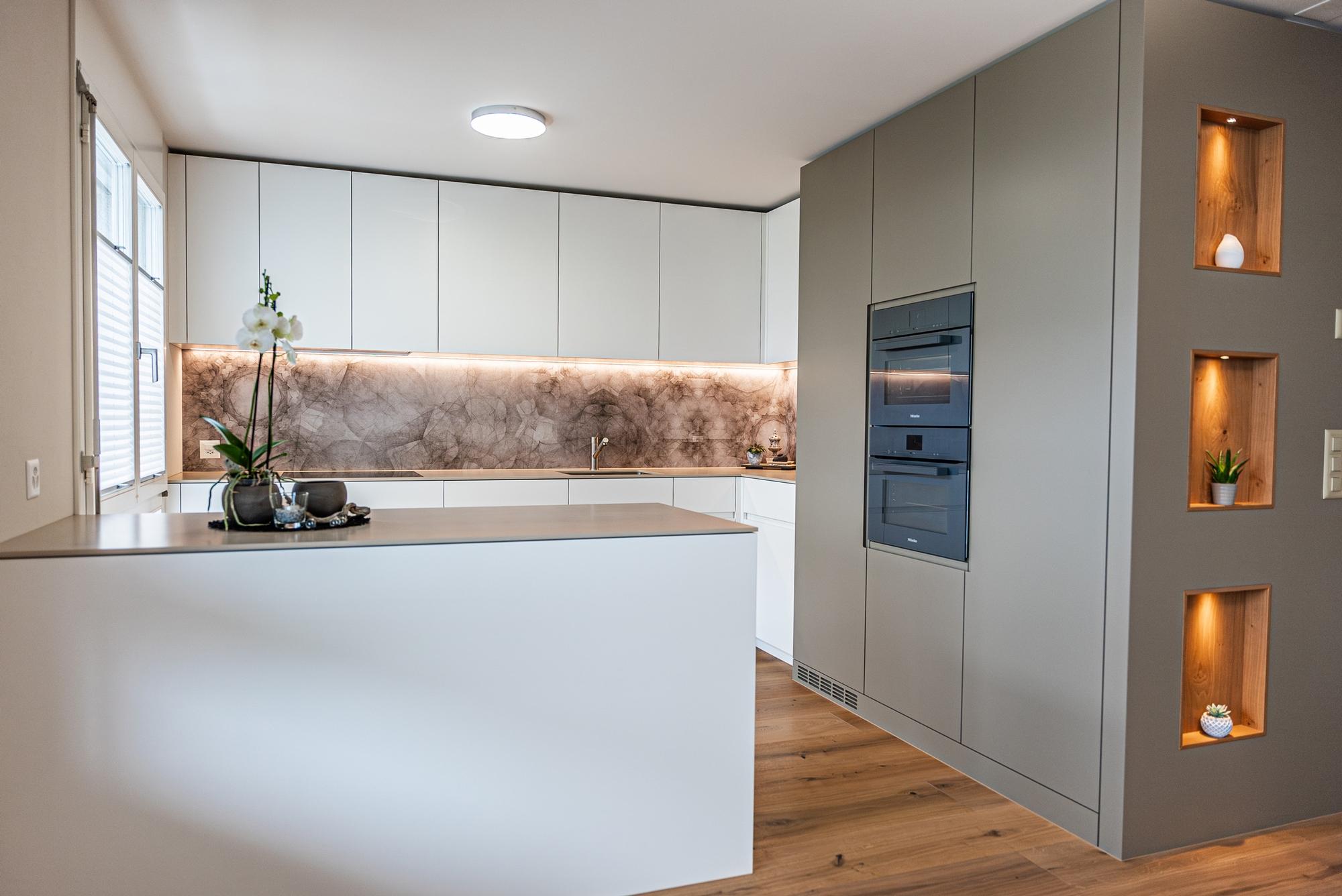 Ganzheitlicher Wohnungsumbau ... - Raumgestaltung & Innenarchitektur-Spezialist für Küchen & Küchenbau, Moderne Küchen, Küchenumbau, Küchenbau, Bäder, Renovationen, Sursee, Willisau, Zentralschweiz, Luzern, Zofingen