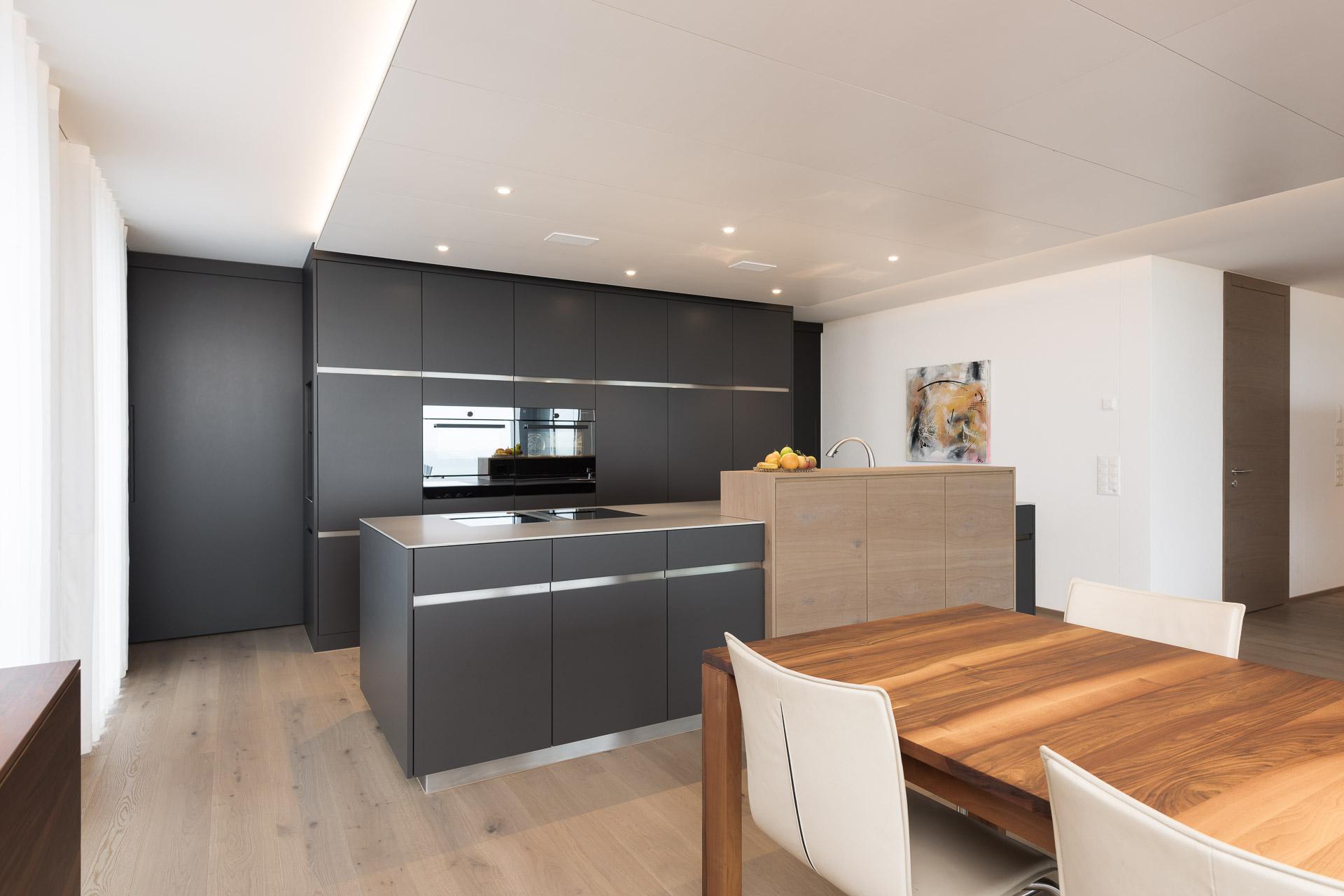 Küche und Innenausbau - Bäder & Badumbau,Küchen & Küchenumbau,Raumgestaltung & Innenarchitektur-Spezialist für Küchen & Küchenbau, Moderne Küchen, Küchenumbau, Küchenbau, Bäder, Renovationen, Sursee, Willisau, Zentralschweiz, Luzern, Zofingen