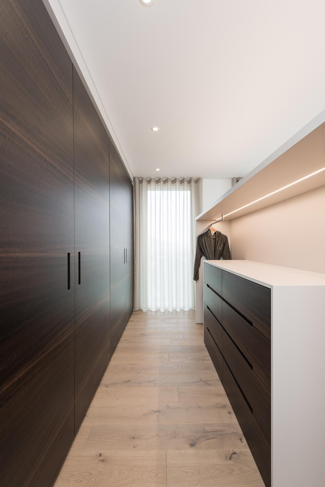 Küche und Innenausbau - Bäder & Badumbau,Küchen & Küchenumbau,Raumgestaltung & Innenarchitektur-Spezialist für Küchen & Küchenbau, Moderne Küchen, Küchenumbau, Küchenbau, Bäder, Renovationen, Sursee, Willisau, Zentralschweiz, Luzern, Zofingen