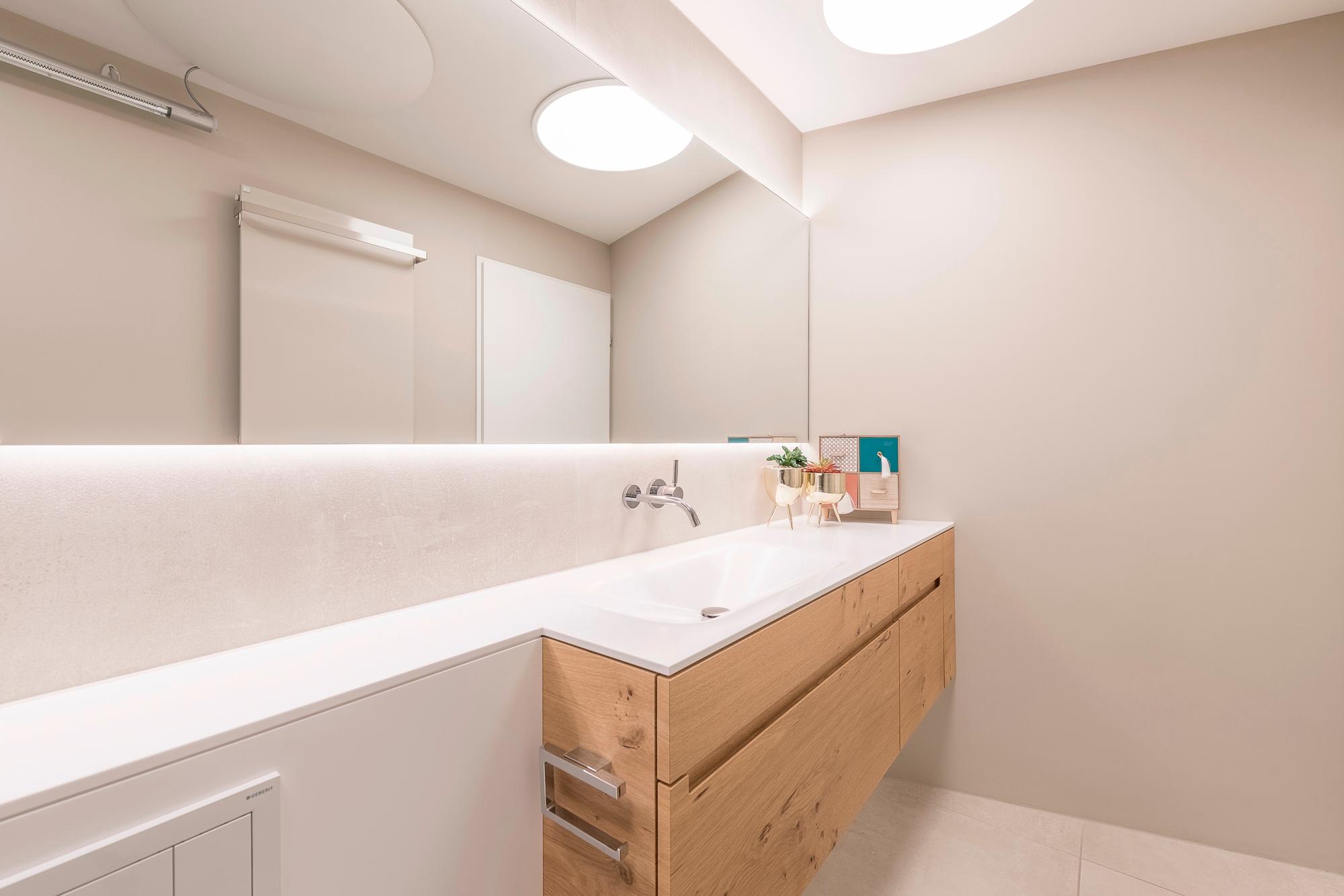 Gradlinigkeit auf engstem Raum... - Bäder & Badumbau-Spezialist für Küchen & Küchenbau, Moderne Küchen, Küchenumbau, Küchenbau, Bäder, Renovationen, Sursee, Willisau, Zentralschweiz, Luzern, Zofingen