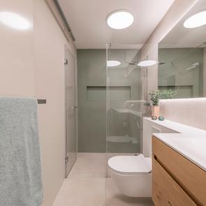 Gradlinigkeit auf engstem Raum... - KAWA Design AG :: Küchen Raum Bäder, Sursee, Willisau, Luzern, Zofingen