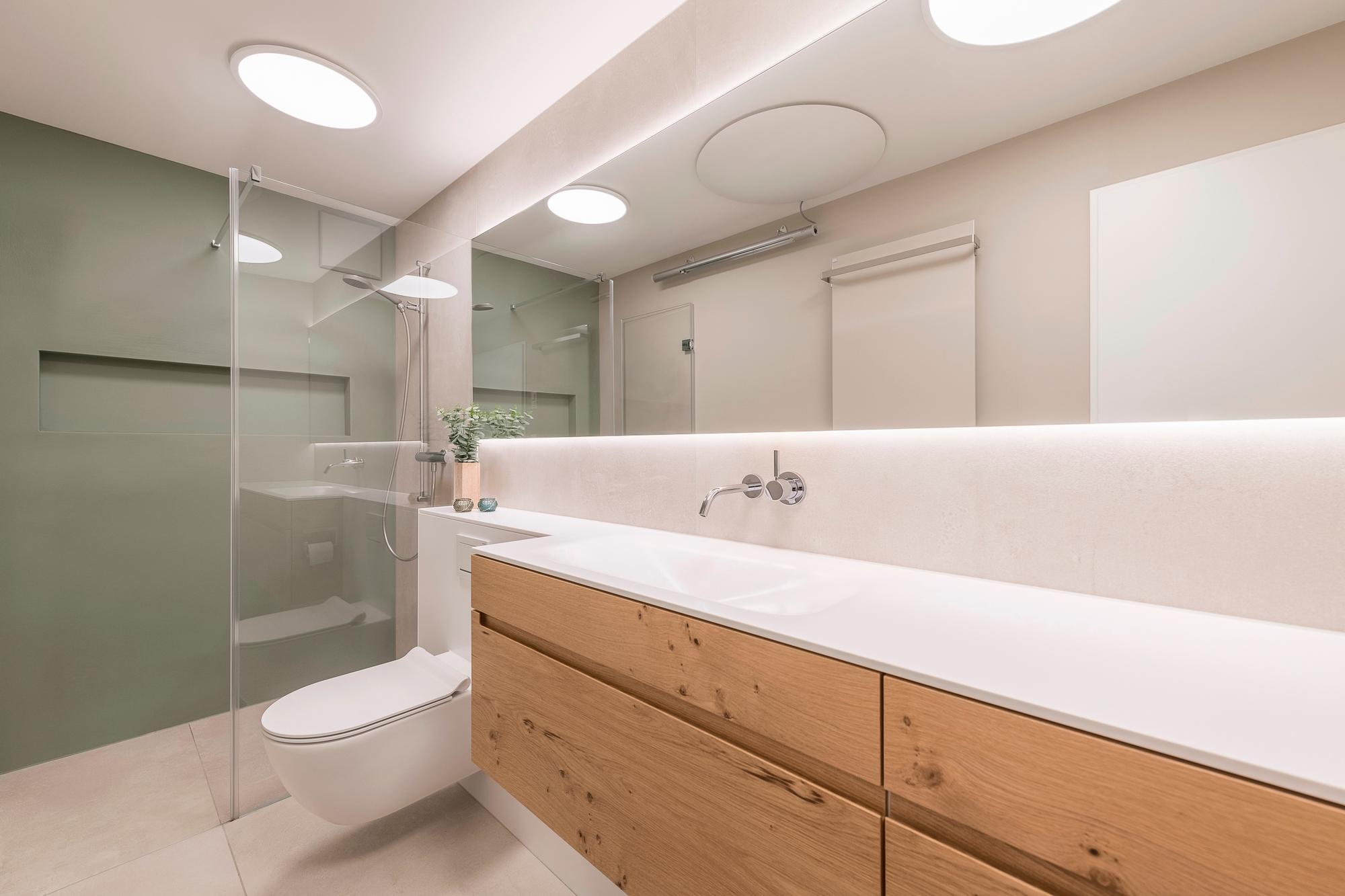 Gradlinigkeit auf engstem Raum... - Bäder & Badumbau-Spezialist für Küchen & Küchenbau, Moderne Küchen, Küchenumbau, Küchenbau, Bäder, Renovationen, Sursee, Willisau, Zentralschweiz, Luzern, Zofingen