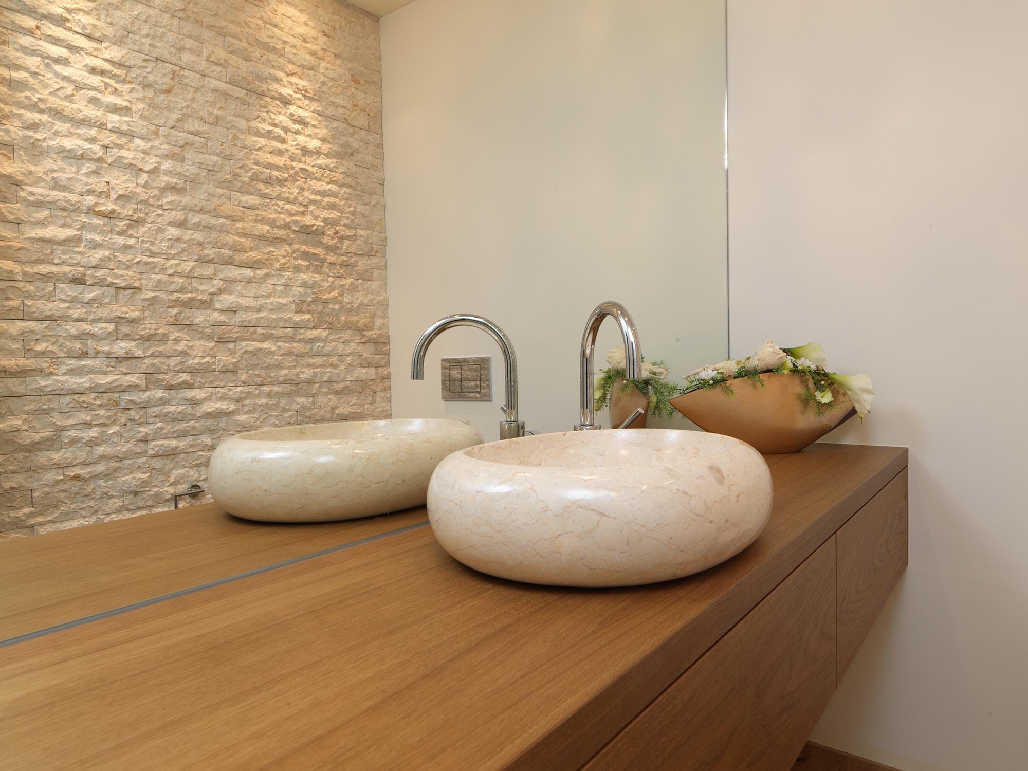 Individuelles Badmöbel - Bäder & Badumbau-Spezialist für Küchen & Küchenbau, Moderne Küchen, Küchenumbau, Küchenbau, Bäder, Renovationen, Sursee, Willisau, Zentralschweiz, Luzern, Zofingen