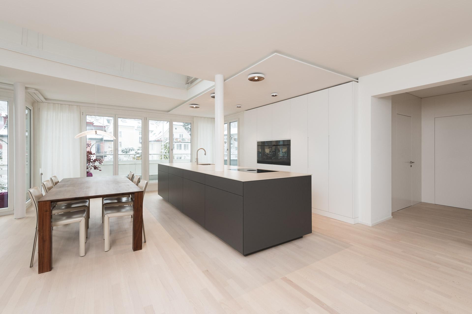 Klare Anordnung in der Küche schafft Platz ... - Küchen & Küchenumbau-Spezialist für Küchen & Küchenbau, Moderne Küchen, Küchenumbau, Küchenbau, Bäder, Renovationen, Sursee, Willisau, Zentralschweiz, Luzern, Zofingen