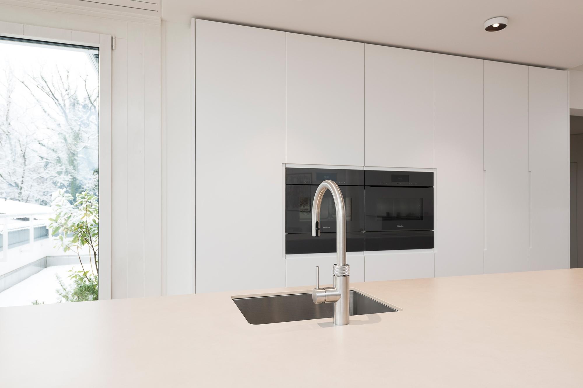 Klare Anordnung in der Küche schafft Platz ... - Küchen & Küchenumbau-Spezialist für Küchen & Küchenbau, Moderne Küchen, Küchenumbau, Küchenbau, Bäder, Renovationen, Sursee, Willisau, Zentralschweiz, Luzern, Zofingen