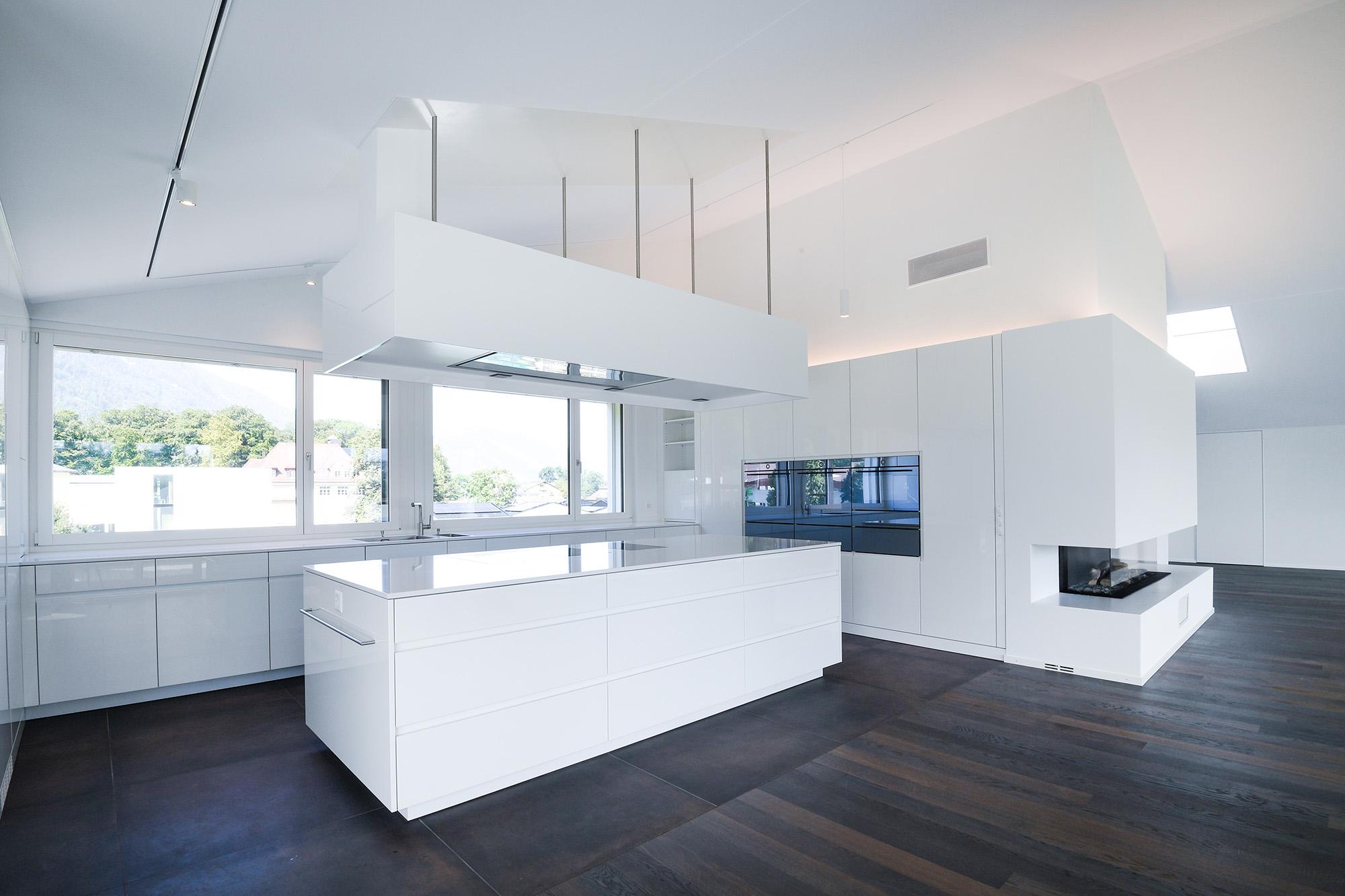 Klare Linienführung... - Küchen & Küchenumbau-Spezialist für Küchen & Küchenbau, Moderne Küchen, Küchenumbau, Küchenbau, Bäder, Renovationen, Sursee, Willisau, Zentralschweiz, Luzern, Zofingen