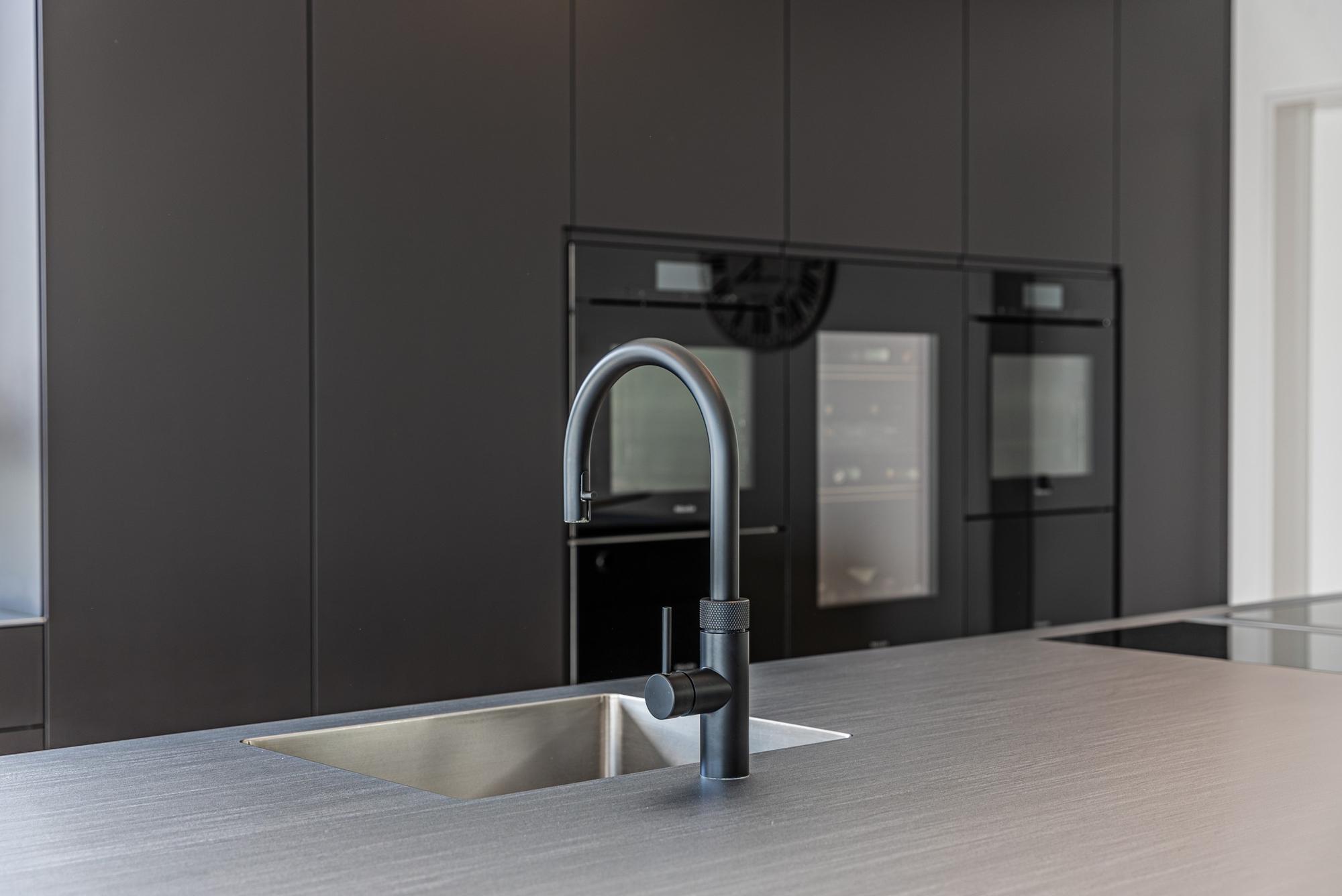 Kochen wie ein Profi... - Küchen & Küchenumbau-Spezialist für Küchen & Küchenbau, Moderne Küchen, Küchenumbau, Küchenbau, Bäder, Renovationen, Sursee, Willisau, Zentralschweiz, Luzern, Zofingen