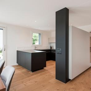 Küche als Raumtrenner ... - KAWA Design AG :: Küchen Raum Bäder, Sursee, Willisau, Luzern, Zofingen
