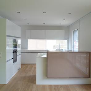 Küche mit Barelement - KAWA Design AG :: Küchen Raum Bäder, Sursee, Willisau, Luzern, Zofingen