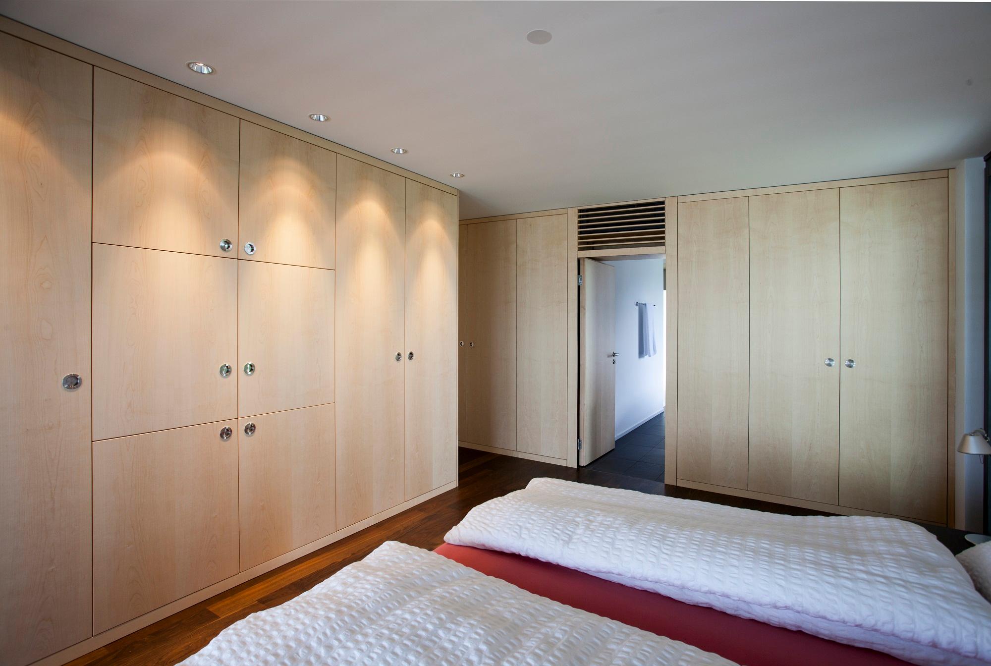 Küche und Einbaumöbel in Holz und Lack - Küchen & Küchenumbau,Raumgestaltung & Innenarchitektur-Spezialist für Küchen & Küchenbau, Moderne Küchen, Küchenumbau, Küchenbau, Bäder, Renovationen, Sursee, Willisau, Zentralschweiz, Luzern, Zofingen