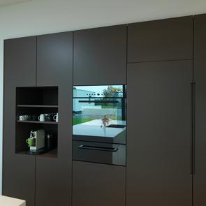 Lackküche mit Himacsinsel - KAWA Design AG :: Küchen Raum Bäder, Sursee, Willisau, Luzern, Zofingen