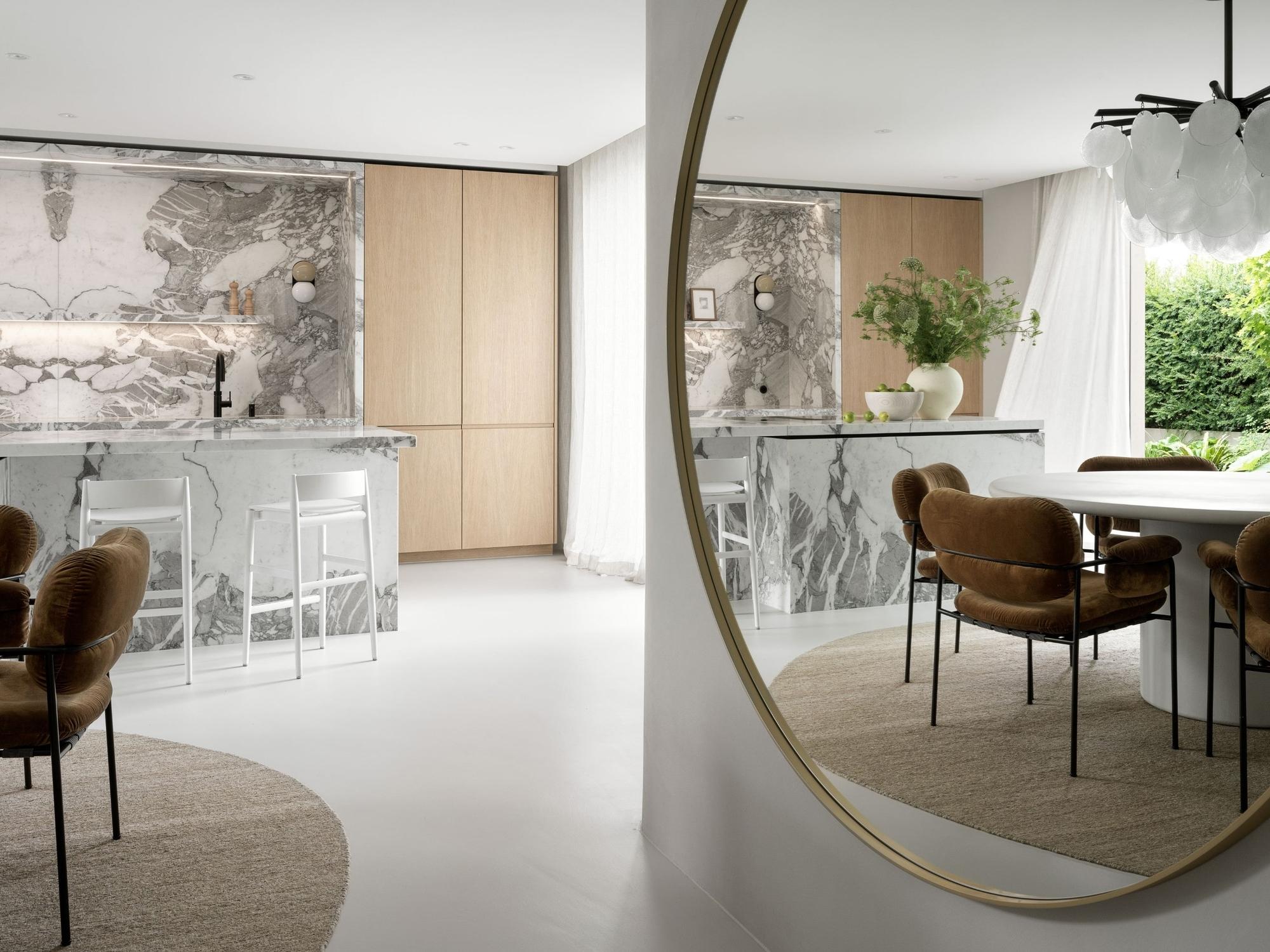 Marmor in Szene gesetzt... - Küchen & Küchenumbau-Spezialist für Küchen & Küchenbau, Moderne Küchen, Küchenumbau, Küchenbau, Bäder, Renovationen, Sursee, Willisau, Zentralschweiz, Luzern, Zofingen