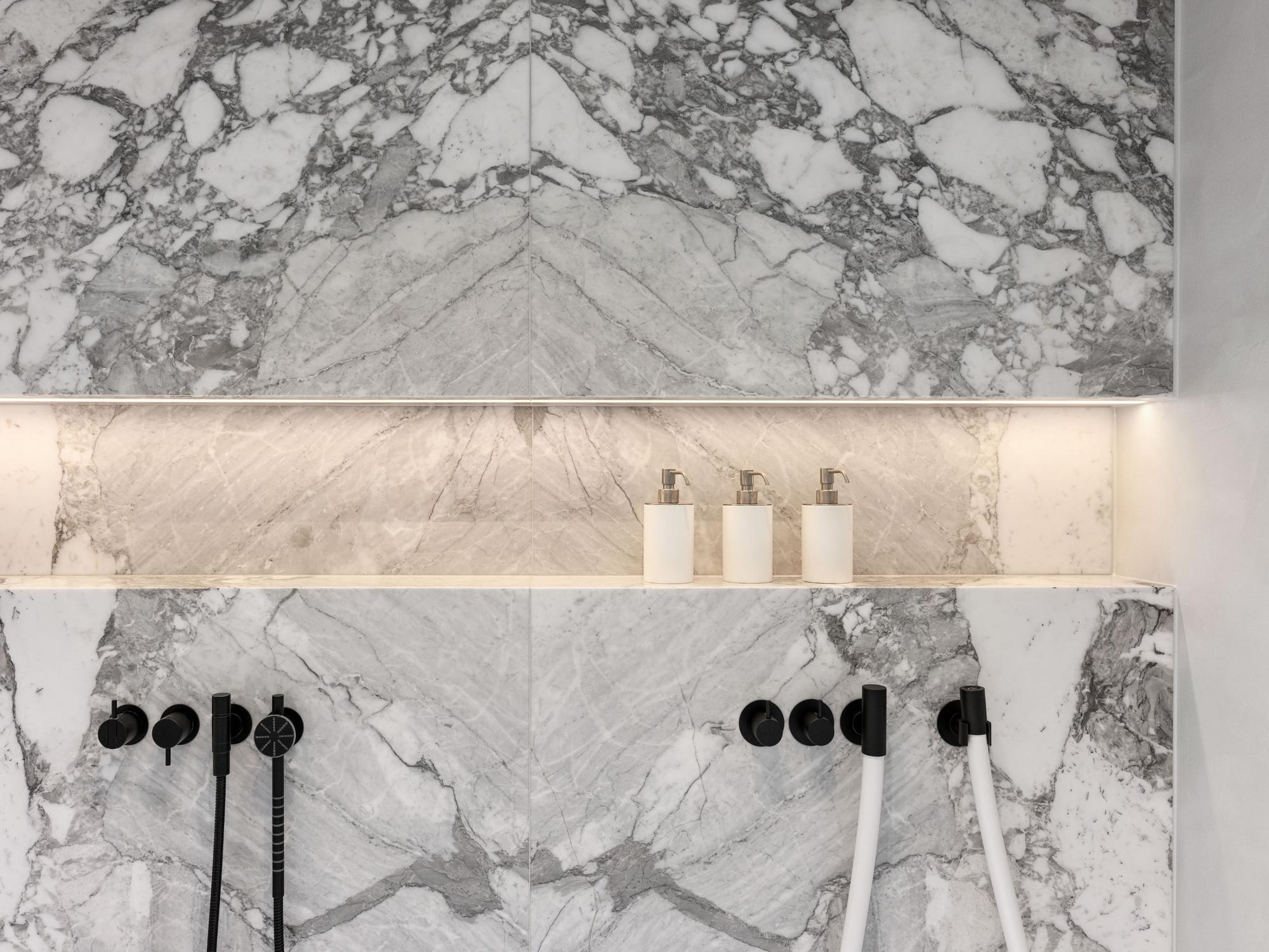 Marmor vollendet... - Bäder & Badumbau-Spezialist für Küchen & Küchenbau, Moderne Küchen, Küchenumbau, Küchenbau, Bäder, Renovationen, Sursee, Willisau, Zentralschweiz, Luzern, Zofingen