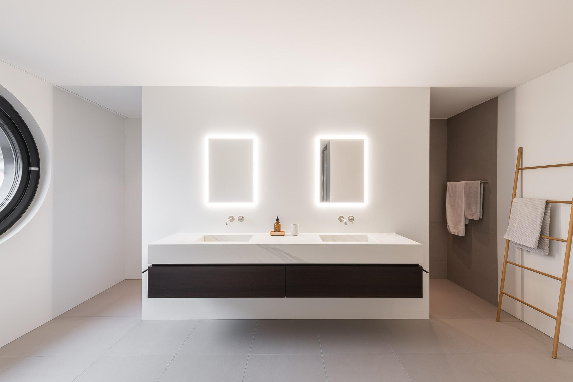 Minimalismus trifft auf Luxus... - Bäder & Badumbau-Spezialist für Küchen & Küchenbau, Moderne Küchen, Küchenumbau, Küchenbau, Bäder, Renovationen, Sursee, Willisau, Zentralschweiz, Luzern, Zofingen