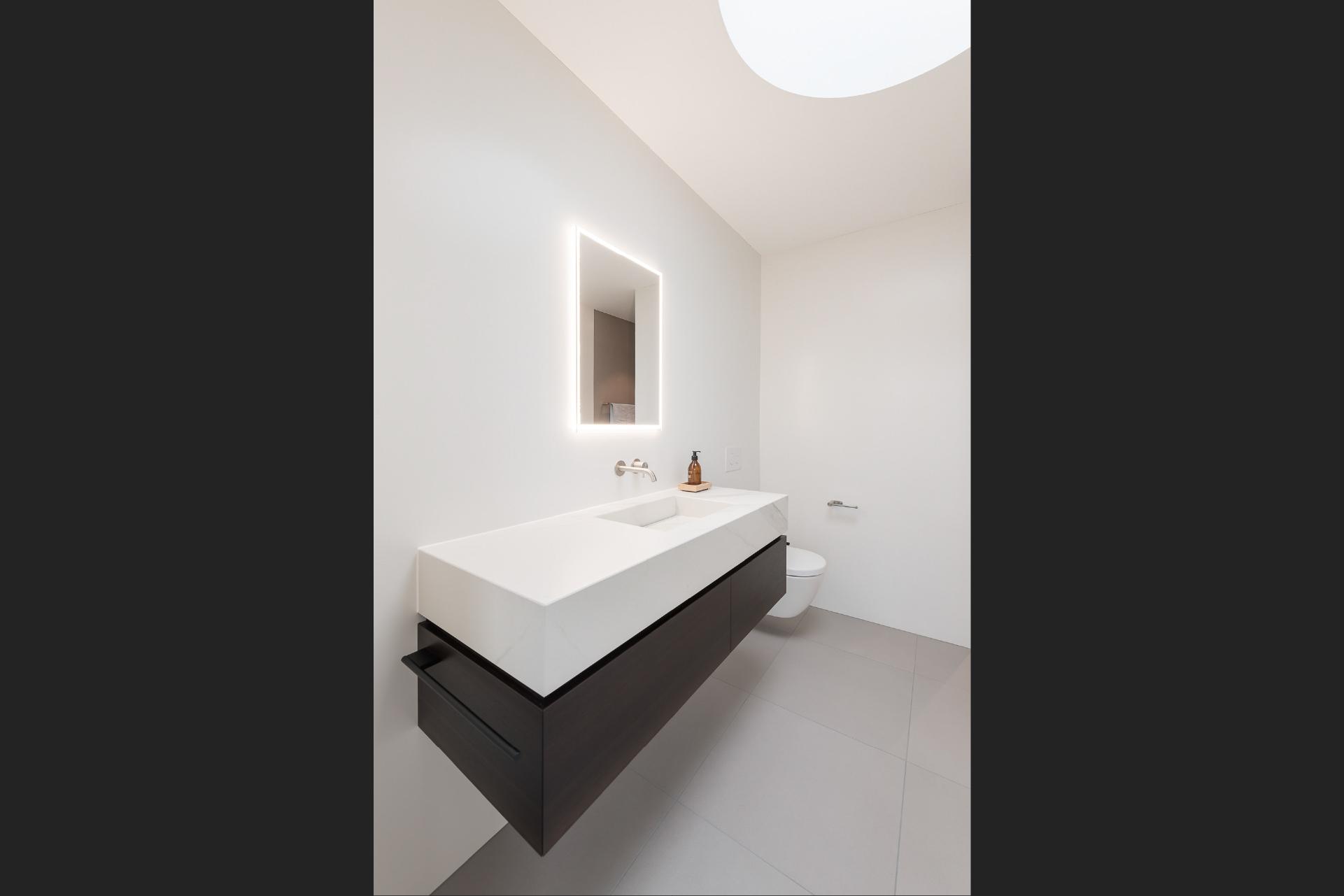 Minimalismus trifft auf Luxus... - Bäder & Badumbau-Spezialist für Küchen & Küchenbau, Moderne Küchen, Küchenumbau, Küchenbau, Bäder, Renovationen, Sursee, Willisau, Zentralschweiz, Luzern, Zofingen