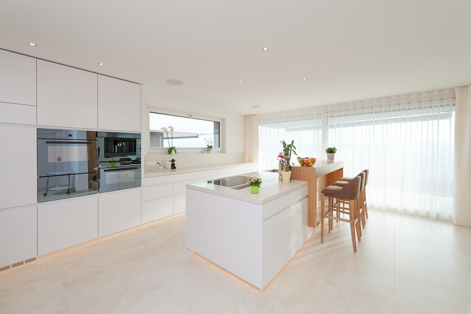 Offene Küche in Schenkon - Küchen & Küchenumbau-Spezialist für Küchen & Küchenbau, Moderne Küchen, Küchenumbau, Küchenbau, Bäder, Renovationen, Sursee, Willisau, Zentralschweiz, Luzern, Zofingen