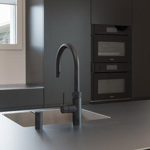 Puristische Eleganz trifft auf warme Natürlichkeit... - KAWA Design AG :: Küchen Raum Bäder, Sursee, Willisau, Luzern, Zofingen