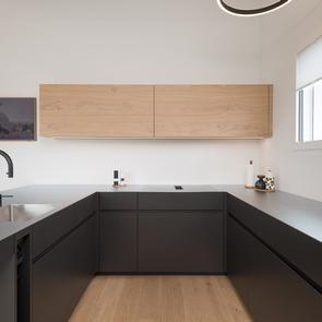 Puristische Eleganz trifft auf warme Natürlichkeit... - KAWA Design AG :: Küchen Raum Bäder, Sursee, Willisau, Luzern, Zofingen