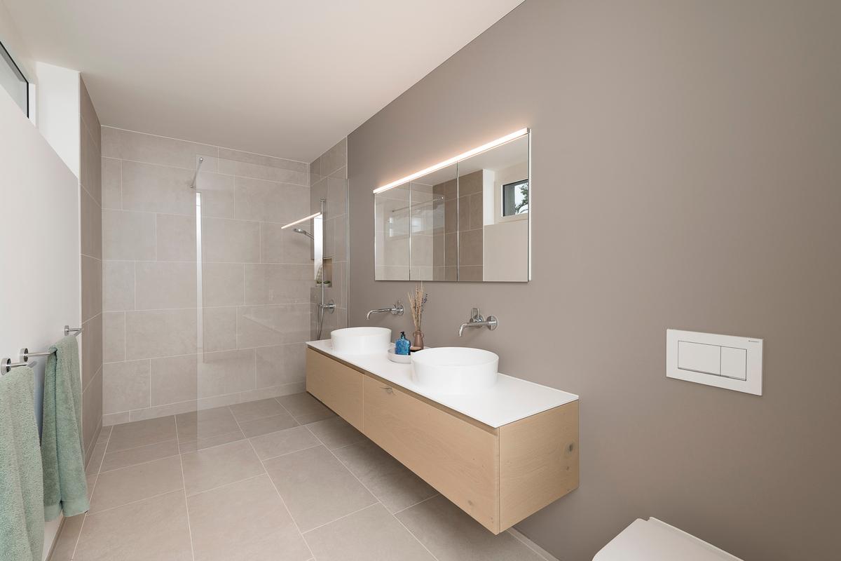 Schlicht und Elegant gestaltet ... - Bäder & Badumbau-Spezialist für Küchen & Küchenbau, Moderne Küchen, Küchenumbau, Küchenbau, Bäder, Renovationen, Sursee, Willisau, Zentralschweiz, Luzern, Zofingen