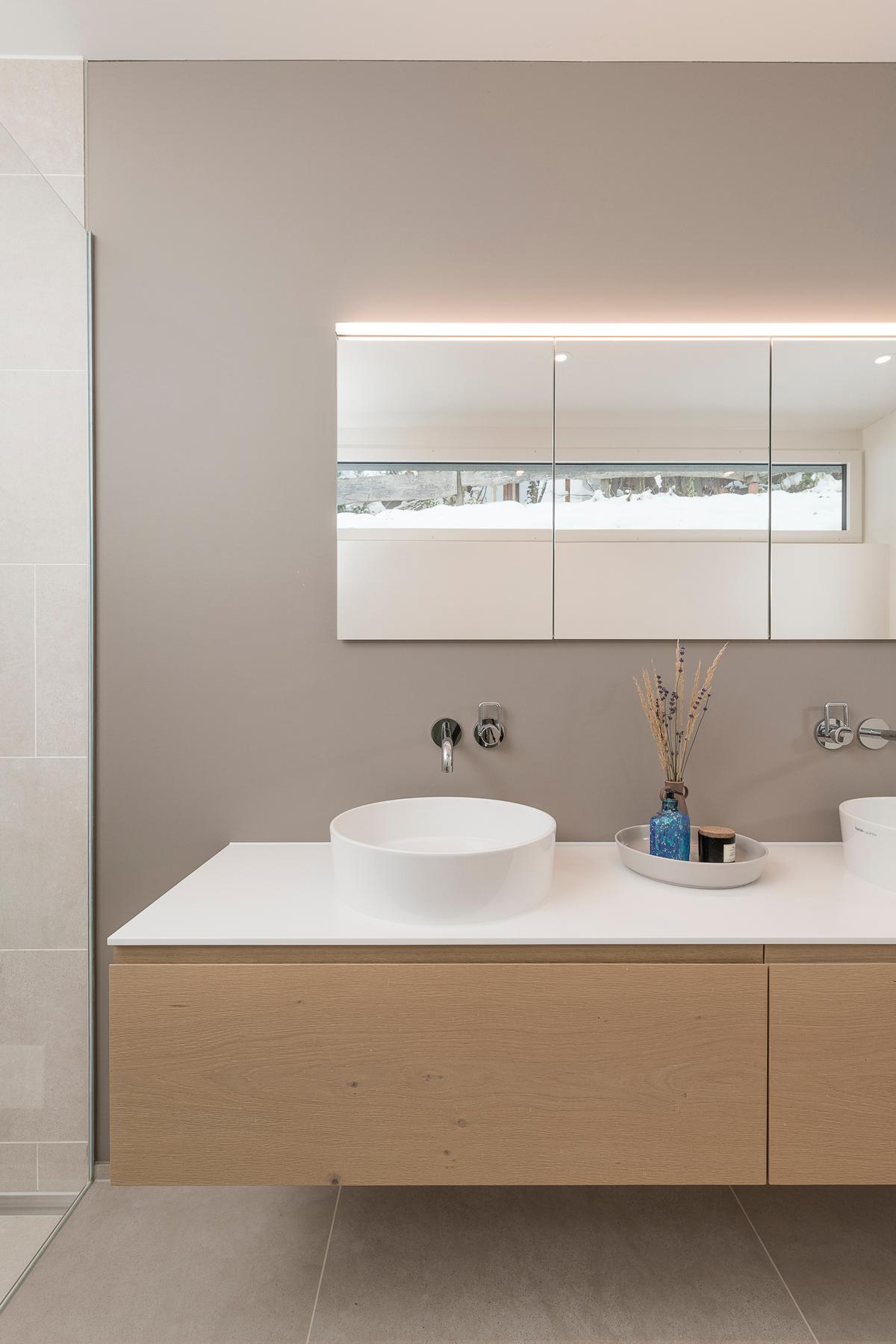 Schlicht und Elegant gestaltet ... - Bäder & Badumbau-Spezialist für Küchen & Küchenbau, Moderne Küchen, Küchenumbau, Küchenbau, Bäder, Renovationen, Sursee, Willisau, Zentralschweiz, Luzern, Zofingen