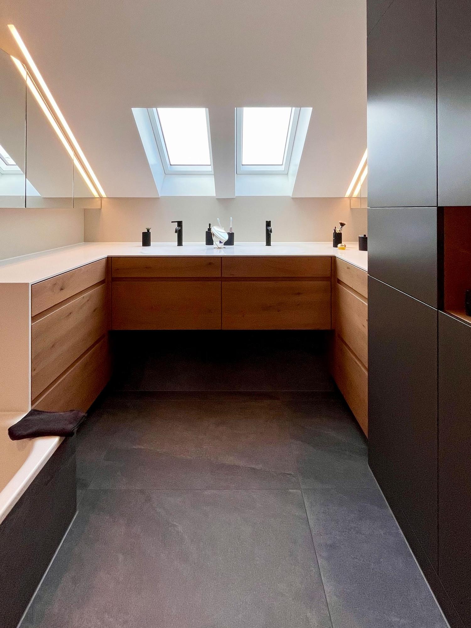 Traumbad unter dem Dach... - Bäder & Badumbau-Spezialist für Küchen & Küchenbau, Moderne Küchen, Küchenumbau, Küchenbau, Bäder, Renovationen, Sursee, Willisau, Zentralschweiz, Luzern, Zofingen