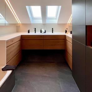 Traumbad unter dem Dach... - KAWA Design AG :: Küchen Raum Bäder, Sursee, Willisau, Luzern, Zofingen