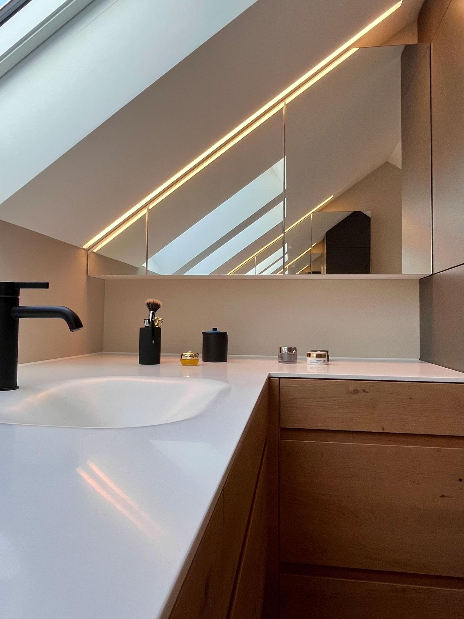 Traumbad unter dem Dach... - Bäder & Badumbau-Spezialist für Küchen & Küchenbau, Moderne Küchen, Küchenumbau, Küchenbau, Bäder, Renovationen, Sursee, Willisau, Zentralschweiz, Luzern, Zofingen