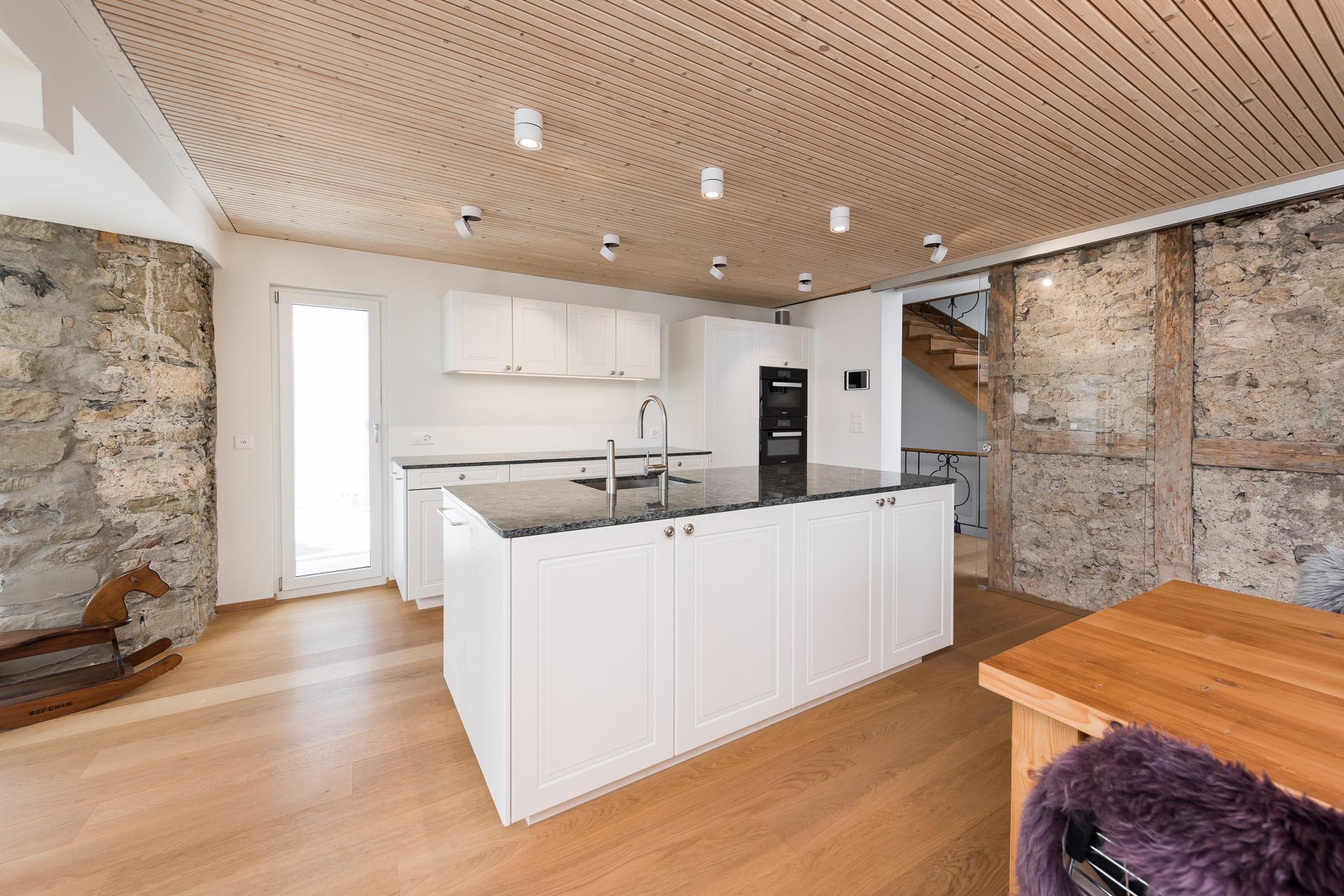 Umbau Altbauwohnung in Triengen - Küchen & Küchenumbau-Spezialist für Küchen & Küchenbau, Moderne Küchen, Küchenumbau, Küchenbau, Bäder, Renovationen, Sursee, Willisau, Zentralschweiz, Luzern, Zofingen