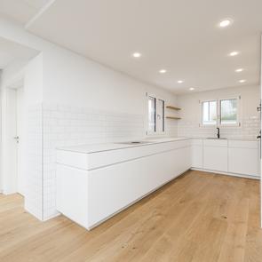 Weisse Eleganz... - KAWA Design AG :: Küchen Raum Bäder, Sursee, Willisau, Luzern, Zofingen