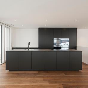 black on wood... - KAWA Design AG :: Küchen Raum Bäder, Sursee, Willisau, Luzern, Zofingen
